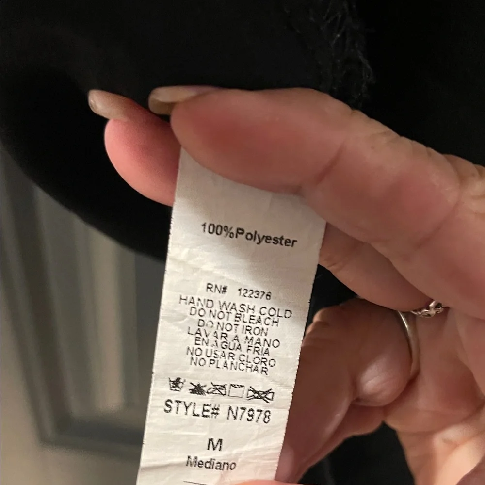 Chic Black Ruffle Sleeveless Blouse - Picture 2 of 7